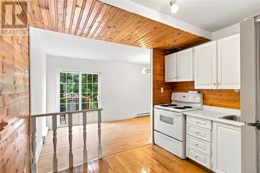 42 Mooney Crescent — photo 10 of 23