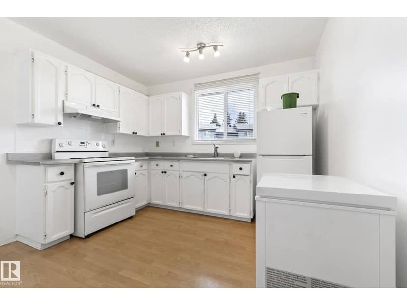 3122 142 AV NW — photo 11 of 40