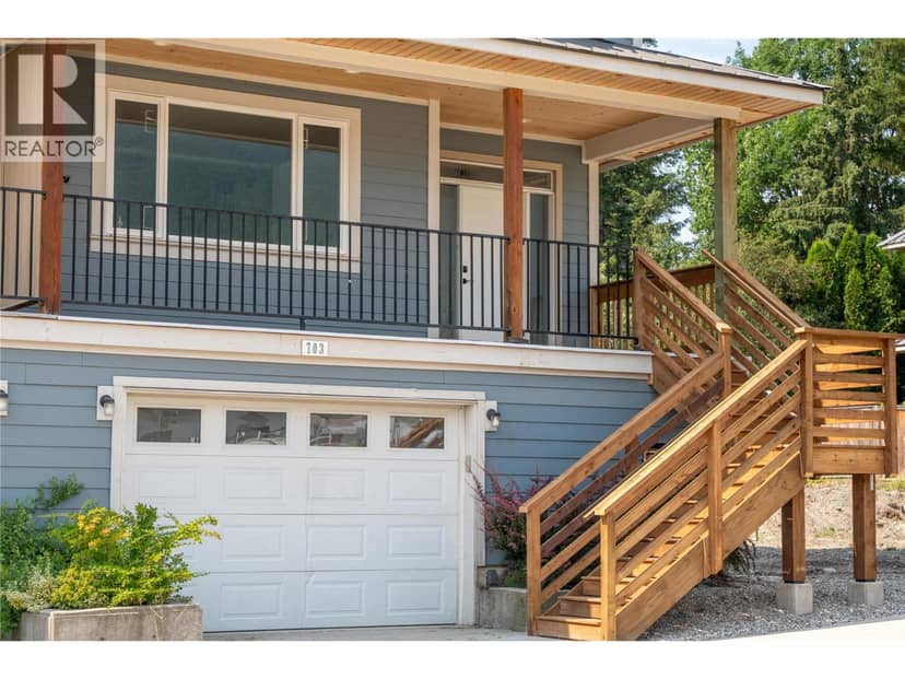 703 Center Street, Revelstoke