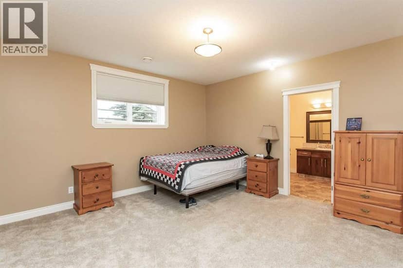 261066 Township Road 422 — photo 36 of 40