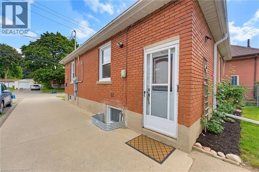 52 BURWELL Street — photo 10 of 24