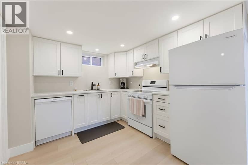 52 BURWELL Street — photo 13 of 24