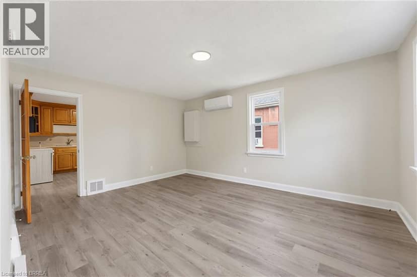 52 BURWELL Street, Brantford, photo 3