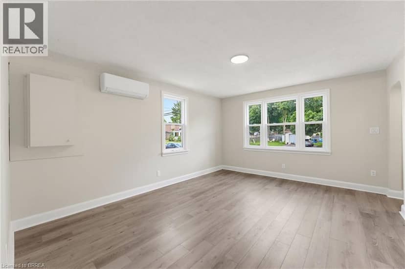 52 BURWELL Street, Brantford, photo 4