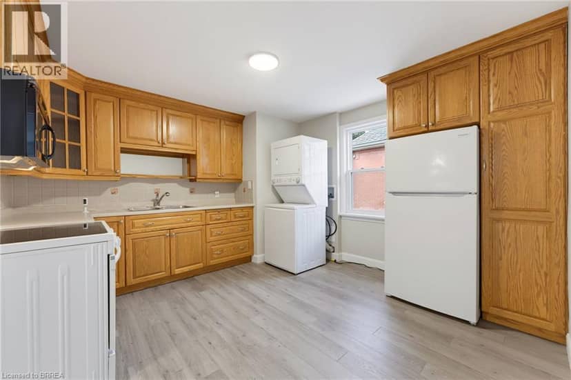 52 BURWELL Street, Brantford, photo 5