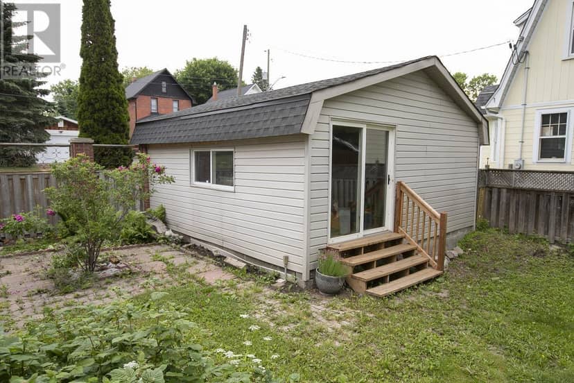 124 Upton RD — photo 8 of 40