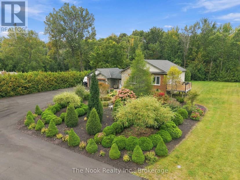 21611 Loyalist Parkway, Prince Edward County, photo 5