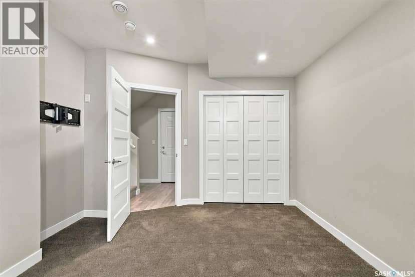 1014 Evergreen BOULEVARD — photo 38 of 40