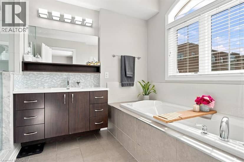 215 DUNDAS Street E Unit# 47 — photo 31 of 40