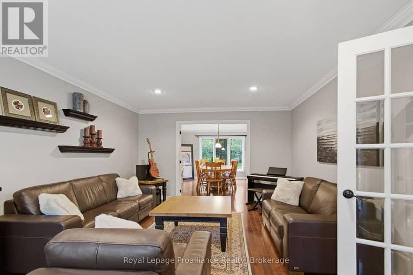 27 Hastings Park Drive — photo 15 of 40