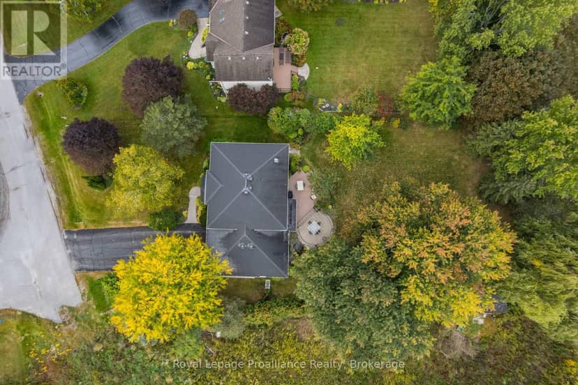 27 Hastings Park Drive — photo 8 of 40