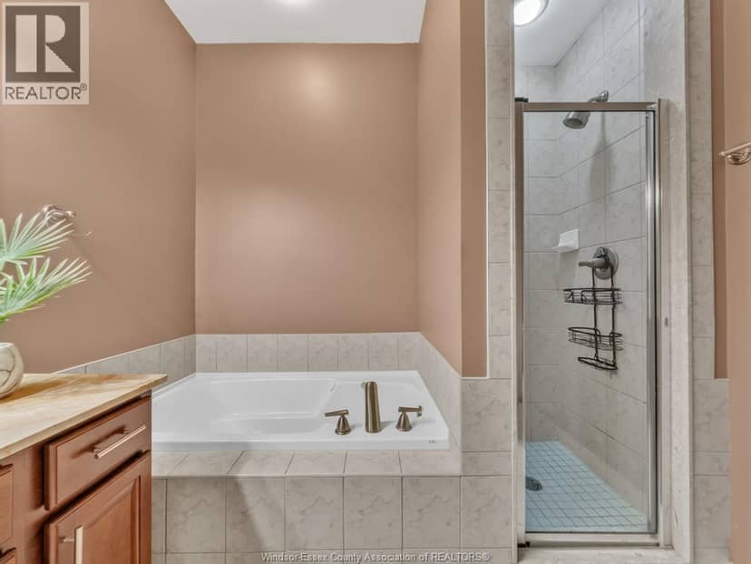 1225 RIVERSIDE Unit# 509 — photo 33 of 40
