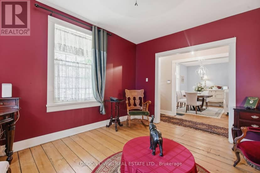 24 Centre Street — photo 10 of 28