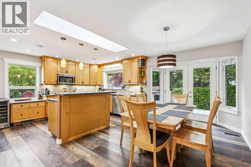 5815 Dalhousie Drive NW — photo 9 of 37