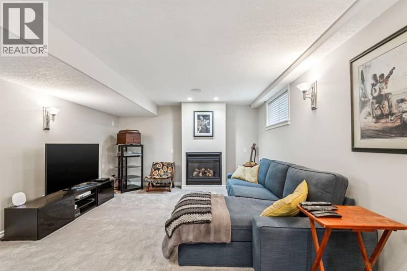 5815 Dalhousie Drive NW — photo 24 of 37