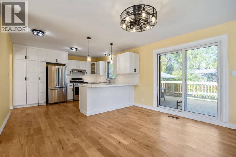 2404 18 Street — photo 16 of 40