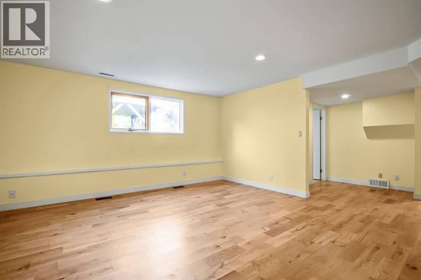 2404 18 Street — photo 33 of 40