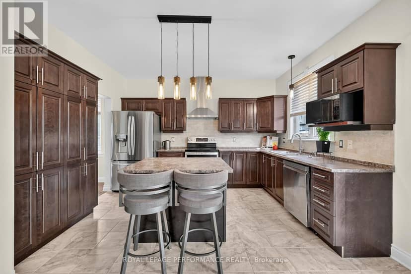 149 Topaze Crescent — photo 14 of 40