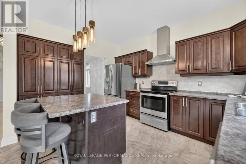 149 Topaze Crescent — photo 15 of 40