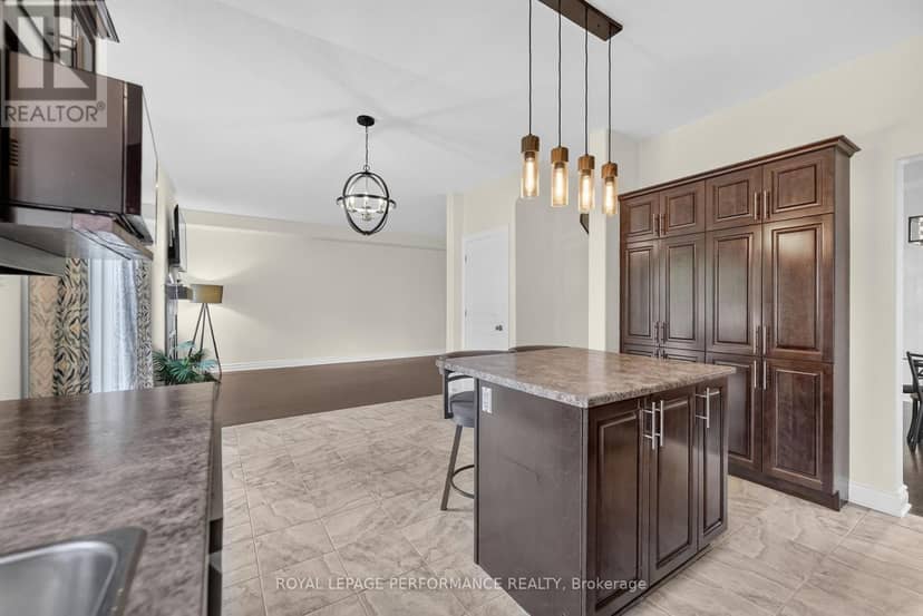149 Topaze Crescent — photo 17 of 40