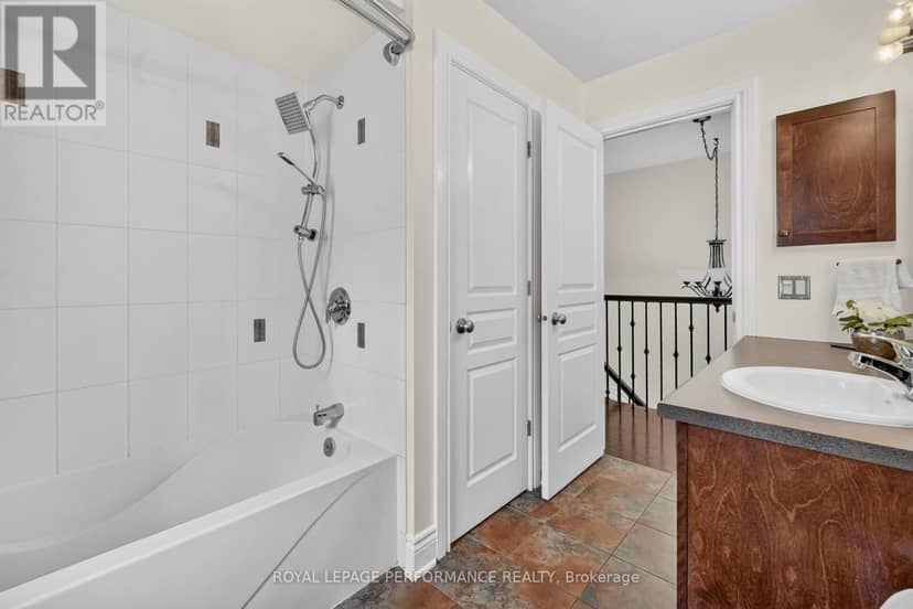 149 Topaze Crescent — photo 33 of 40