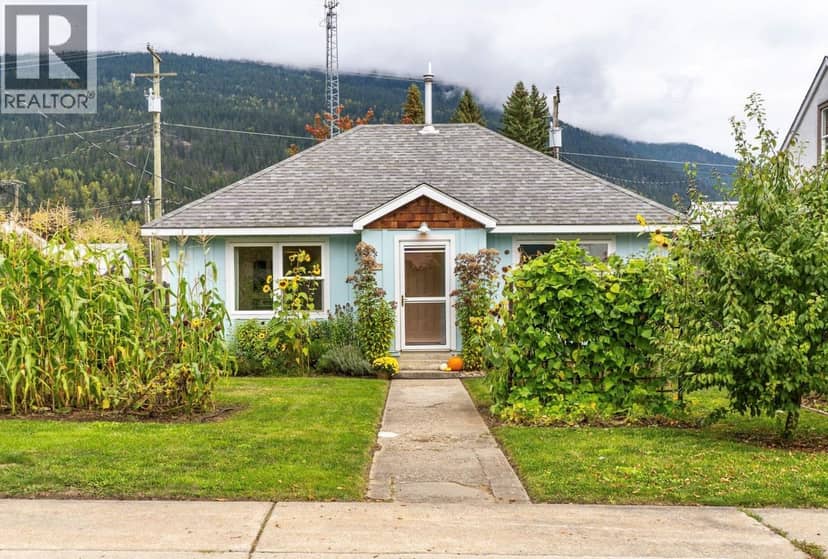 500 Sixth Street E, Revelstoke