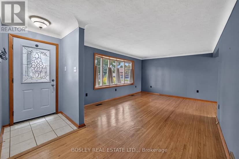 4452 Dorchester Road, Niagara Falls, photo 3