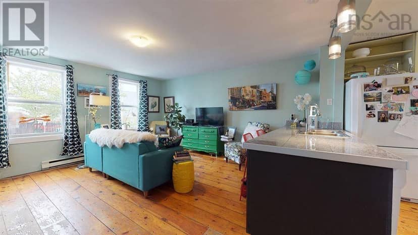 2126 Creighton Street — photo 4 of 40