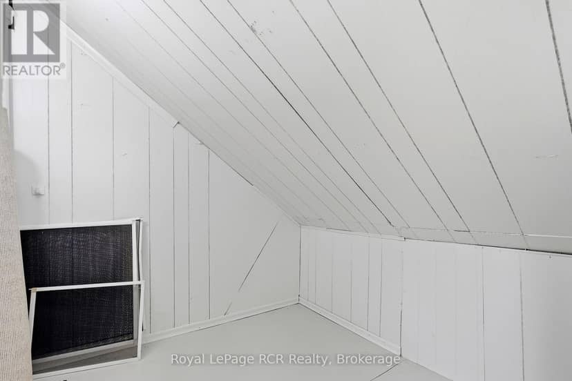 234 Elma Street E — photo 12 of 13