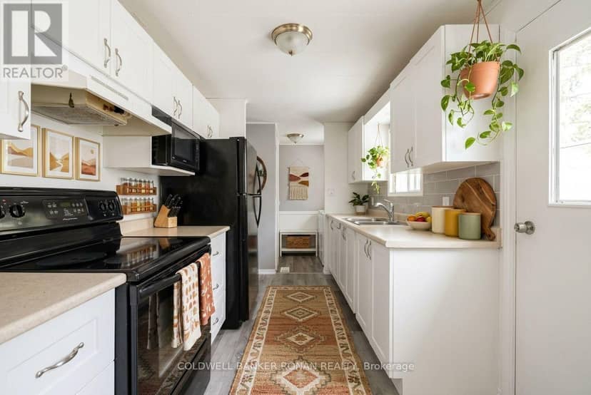 13 Hawthorne Drive, Innisfil, photo 7