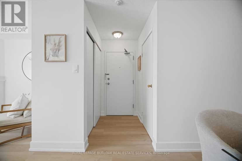 532 - 1450 Glen Abbey Gate — photo 3 of 40
