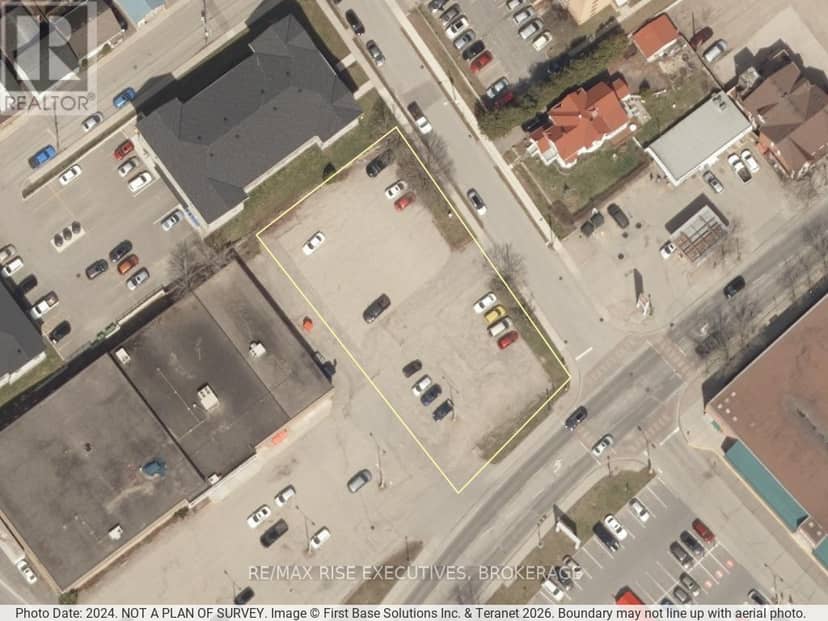 260 King Street W — photo 1 of 5