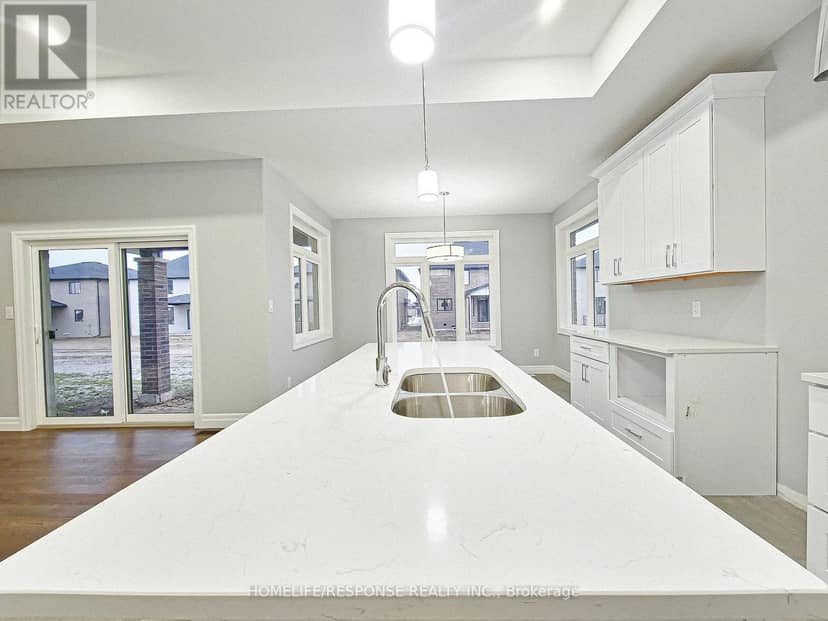 19 Tracy Drive — photo 9 of 28