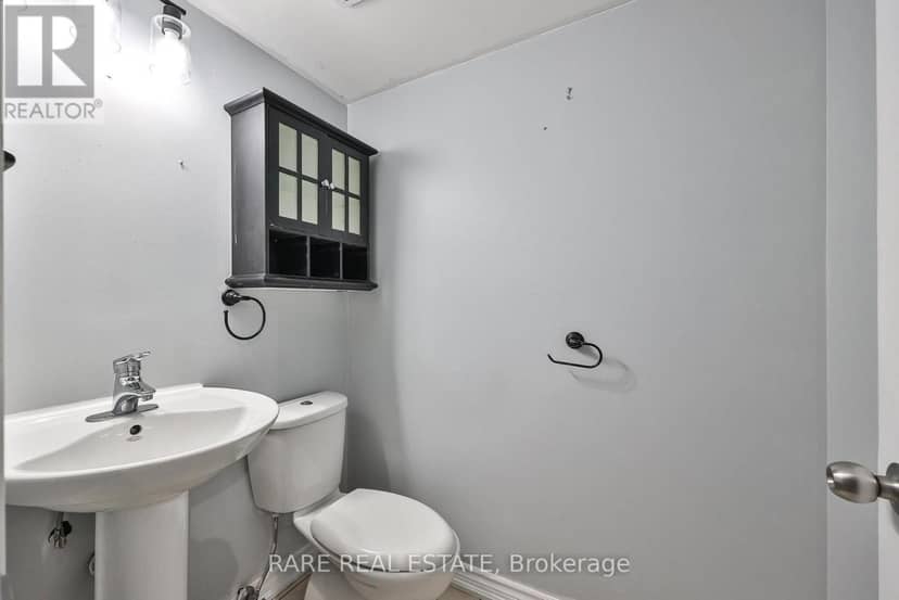 17 Glaceport Avenue — photo 10 of 31