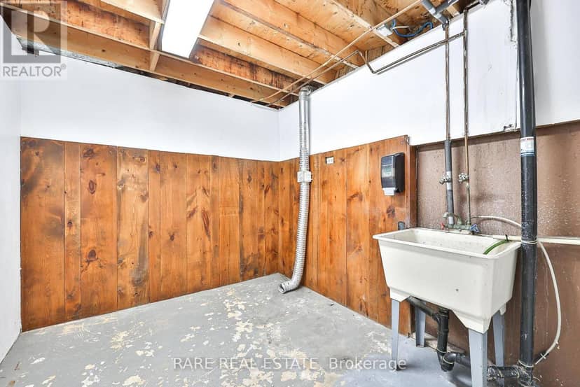 17 Glaceport Avenue — photo 26 of 31