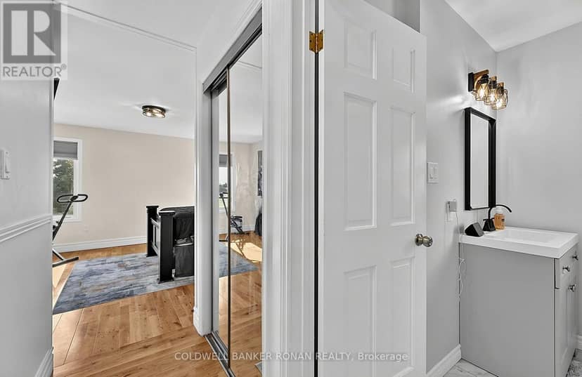 675446 Hurontario Street — photo 17 of 40