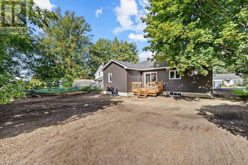 12 Mechanic Street — photo 10 of 17