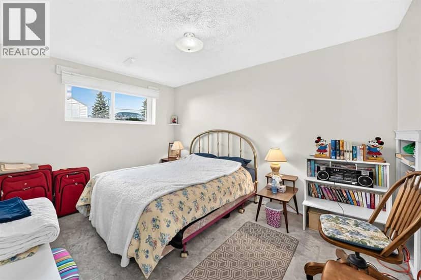 4209 54 Avenue — photo 21 of 35