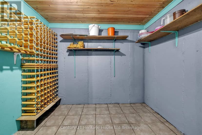 921 Lincoln Drive — photo 27 of 40