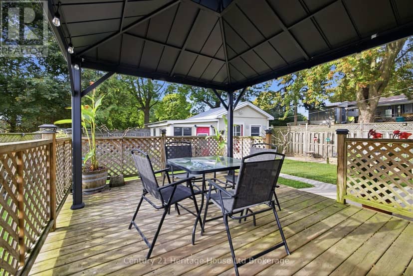 921 Lincoln Drive — photo 32 of 40