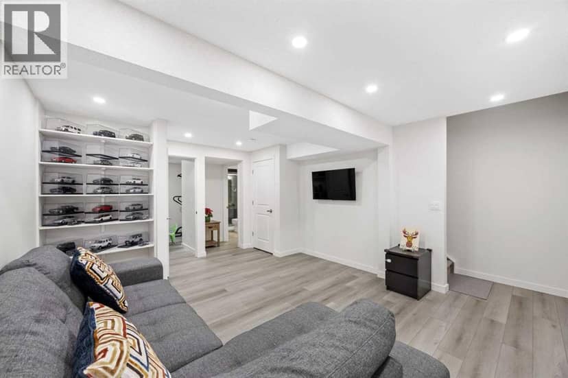 251 Chinook Gate Boulevard SW — photo 34 of 40