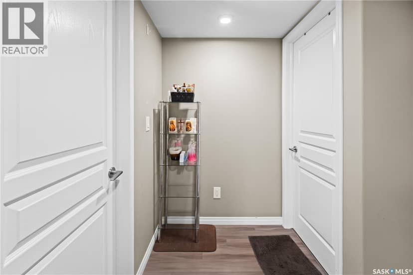 1111 102 Willis CRESCENT — photo 26 of 40