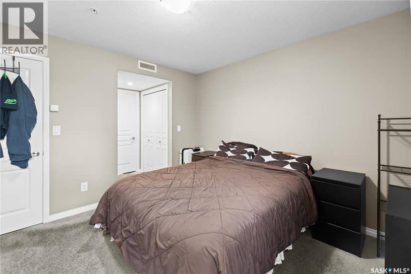1111 102 Willis CRESCENT — photo 32 of 40