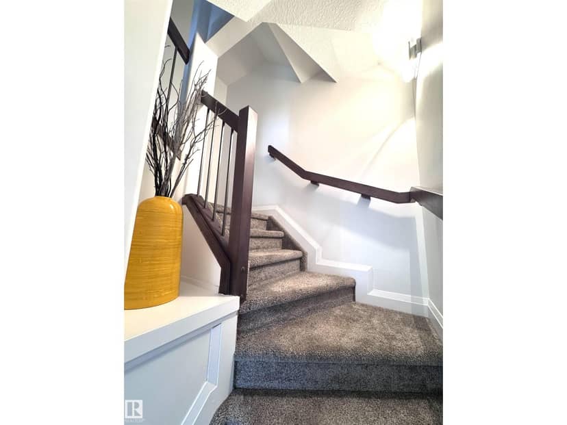 7004 97 ST NW — photo 12 of 40