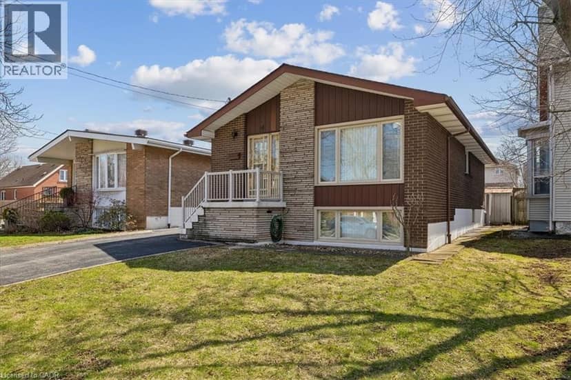 11 DUFF Street — photo 2 of 40