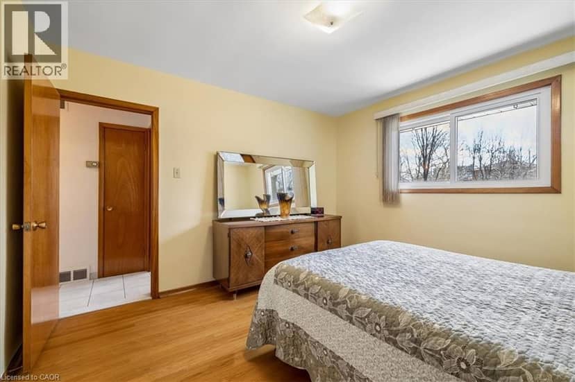 11 DUFF Street — photo 18 of 40
