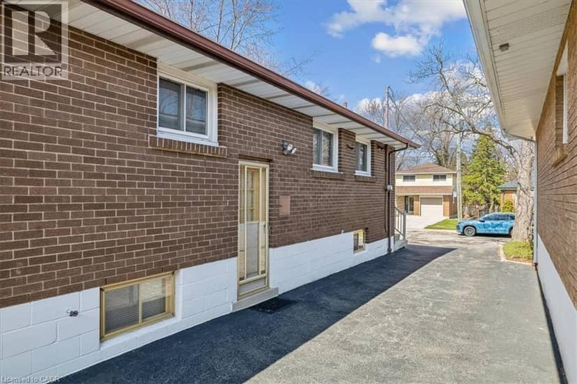 11 DUFF Street — photo 6 of 40