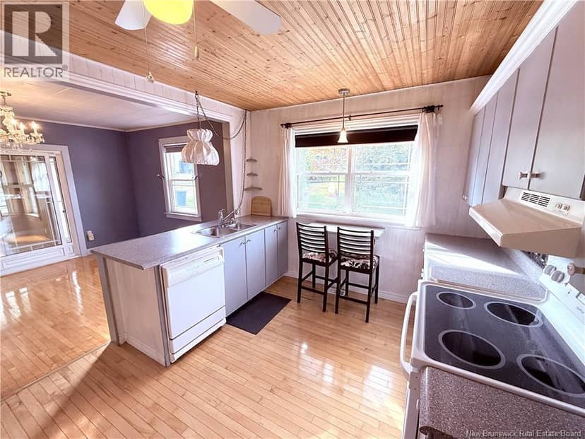841 Main Street — photo 10 of 38