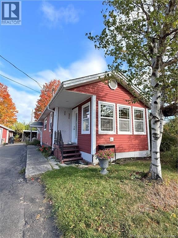 841 Main Street, Woodstock, photo 3