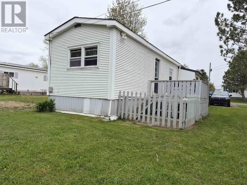10 Bayview Drive — photo 2 of 21